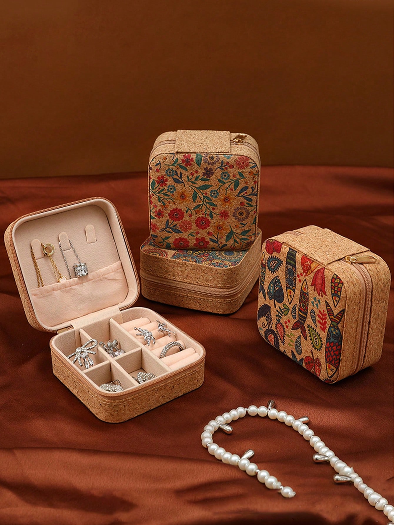 Travel Accessories Jewelry - علبة مجوهرات مربعة الشكل بتصميم بوهيمي