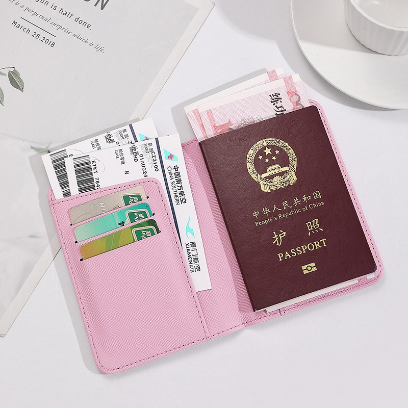 غطاء جواز سفر نسائي من Hello K - مراجعة Travel Accessories India وسعره
